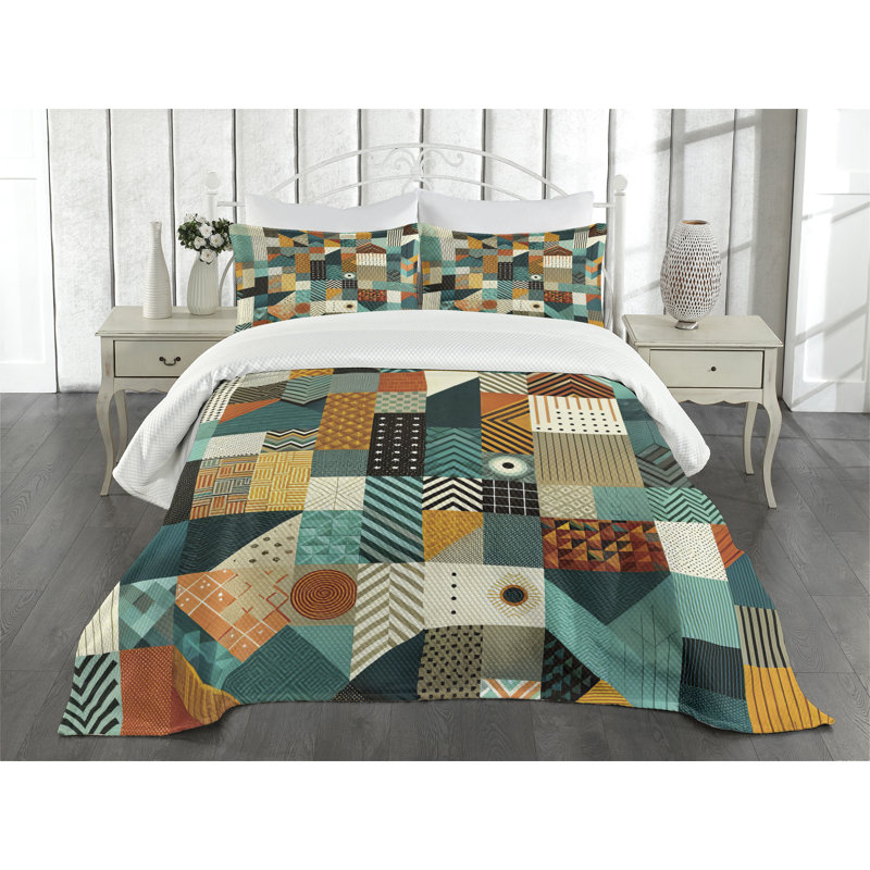 Polyester Geometric Shapes Coverlet, King Coverlet / Bedspread + 2 Standard Shams