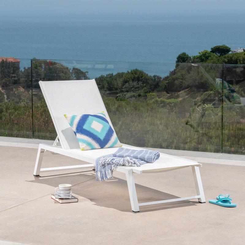 Chaise longue