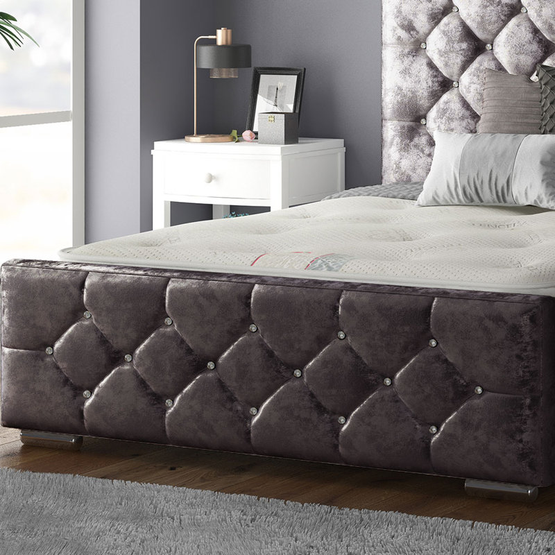 Farallones Upholstered Bed, Double (4'6), Amethyst