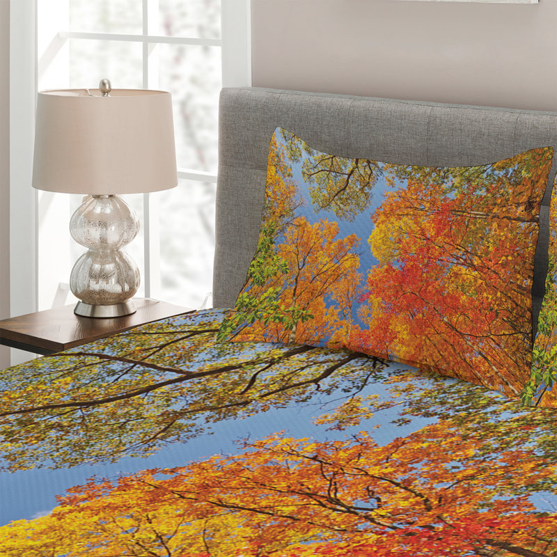 Farmhouse / Country Floral Coverlet