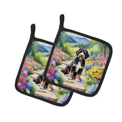 Caroline's Treasures Floral Polyester Potholder Set