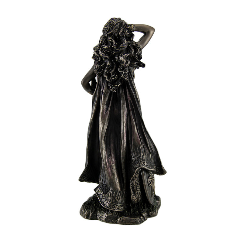 People Figurines & Sculptures