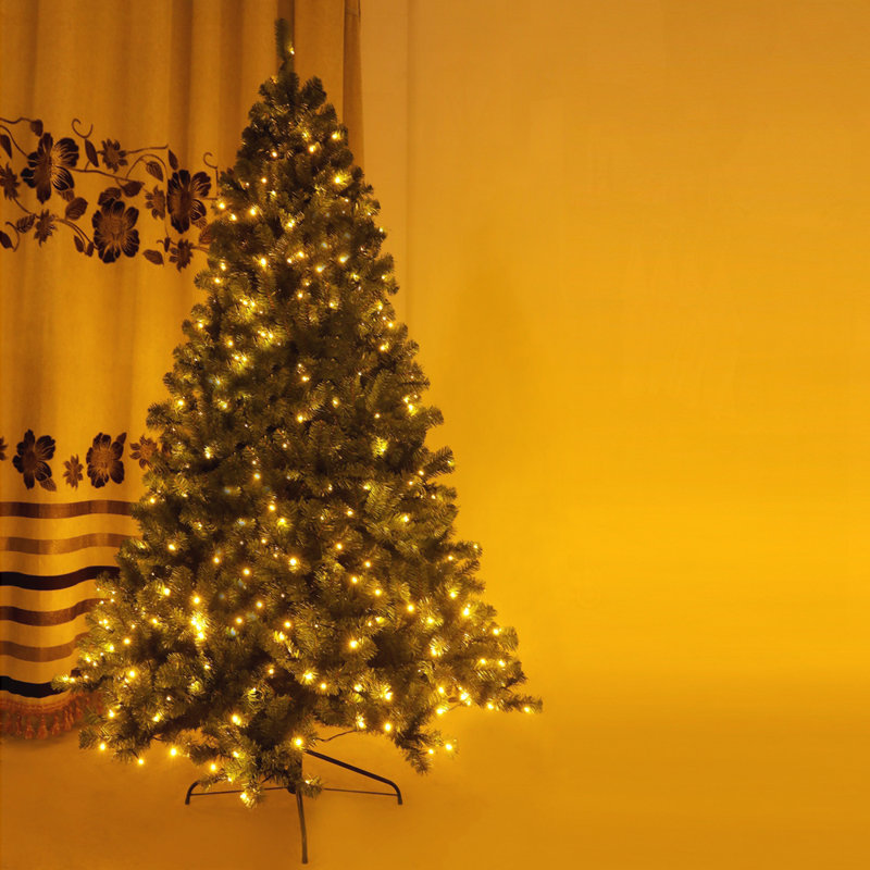 Arbre de Noël pré-éclairé 7,5 pi avec 400 lumières DEL, branches articulées et support pliable pour une installation facile