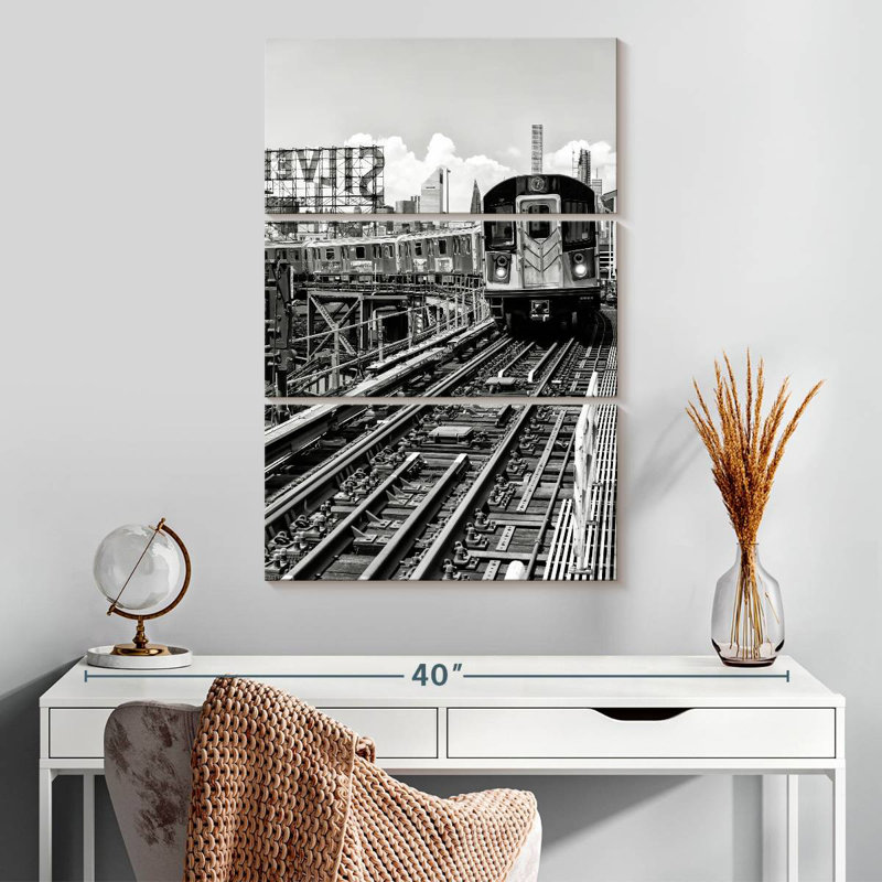 Line 7 Queens, 32" H x 20" W