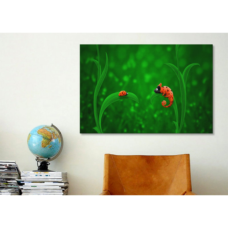 Leonia «Lady Bug and Chameleon», reproduction sur toile tendue, H 18 po x l 26 po x P 1,5 po, Toile tendue, Pas de tapis