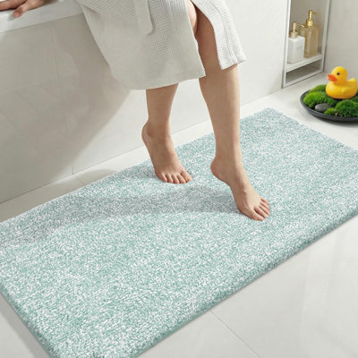 Tapis de bain antidérapant et lavable à la machine, 119 x 61 cm, bleu pâle et blanc, rembourré et anti-fatigue, en microfibre douce et dense, absorbant, pour lavabo et douche.