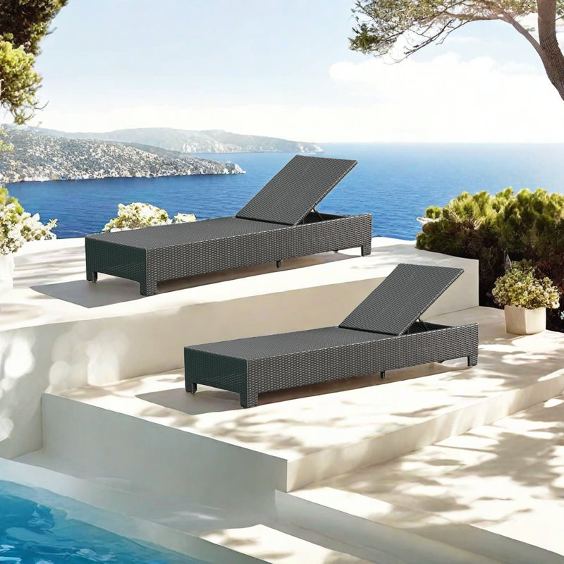 Smooth Rattan Lounge Chair Outdoor Wicker Chaise Lounge