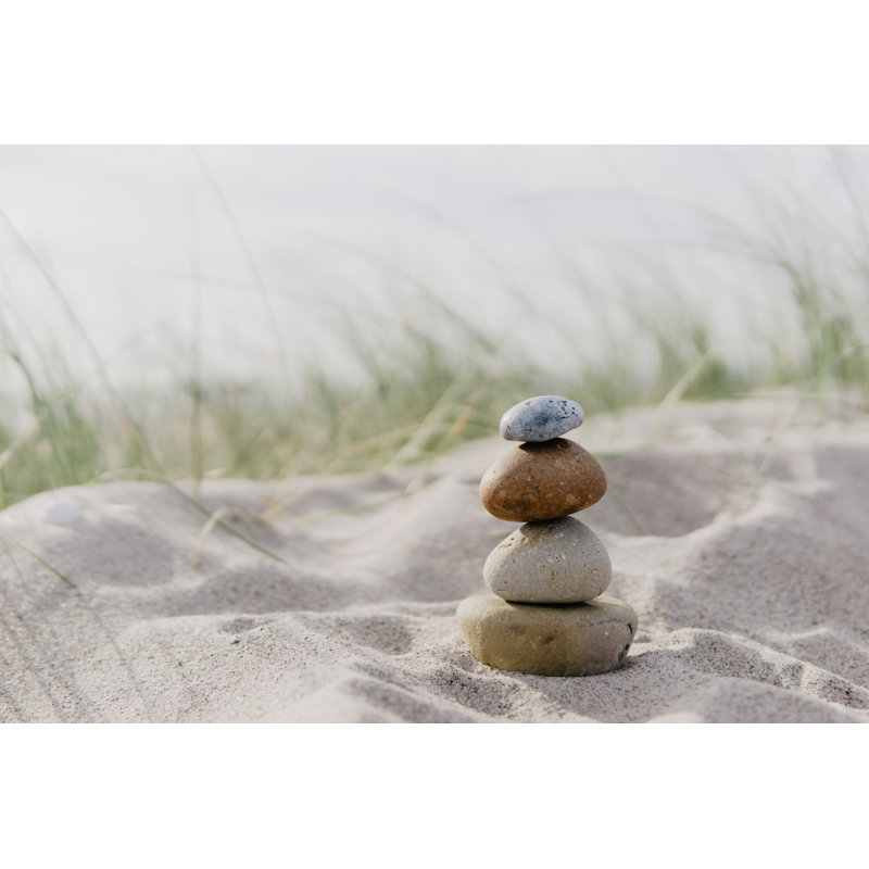 «Stones at the Beach» par Saiko3P - Photographie sur toile tendue, L 48 po x H 32 po