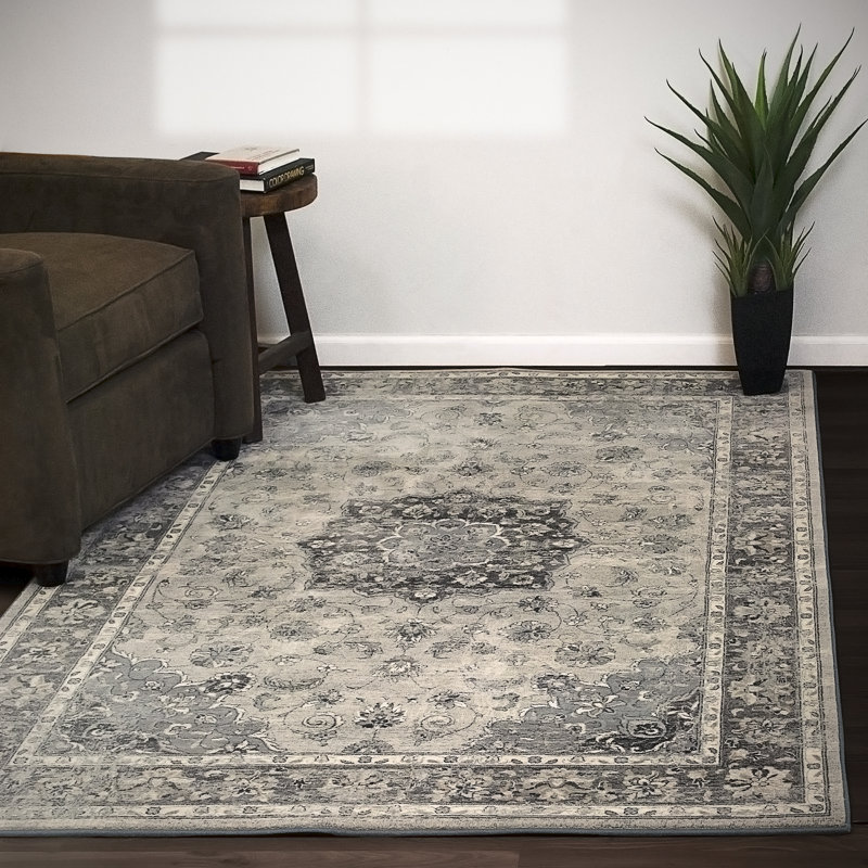 Tapis oriental argenté Attell, Rectangle 6 pi 7 po x 9 pi 6 po