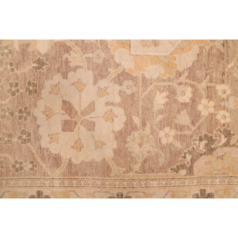 Tapis brun 18 pi 20 po 9 pi 10 po x 13 pi 8 po Pako