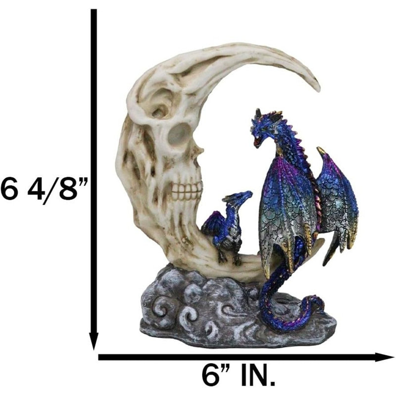 Figurine dragon avec bébé wyrmling perché sur un crâne d'os en forme de lune