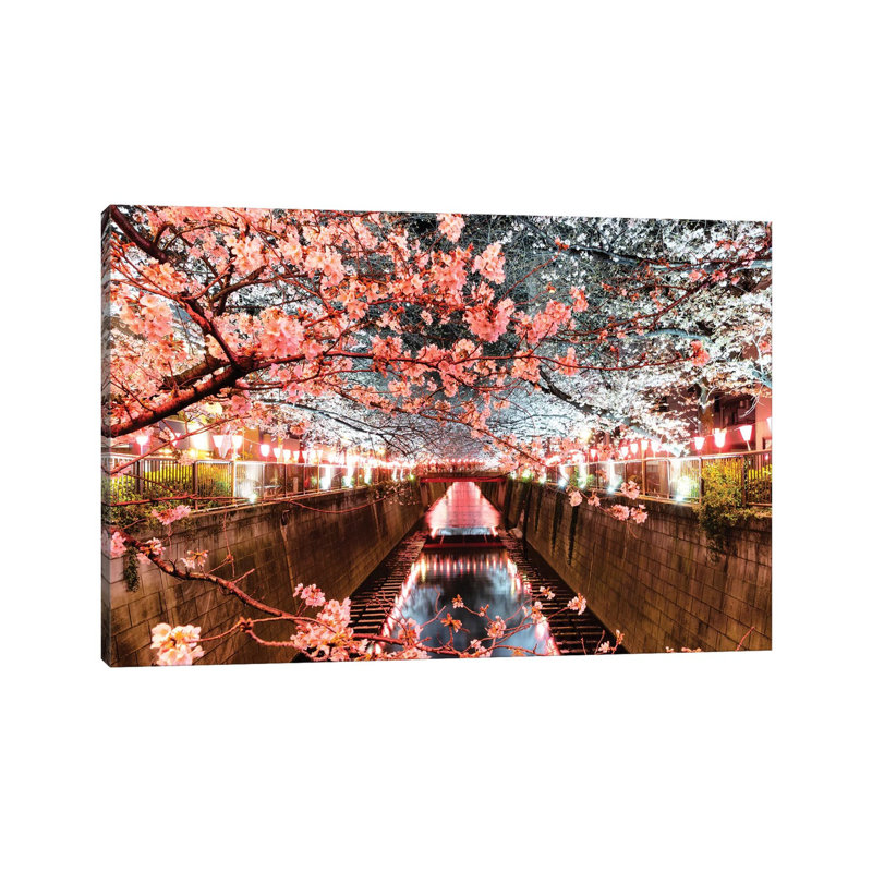 «Cherry Blossom at Meguro Canal» par Philippe Hugonnard, reproduction d'art sur toile tendue, H 18 po x l 26 po x P 1,5 po