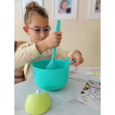 Tovla Jr. Kids Mixing Bowl & Pitcher Baking Set - Wayfair Canada