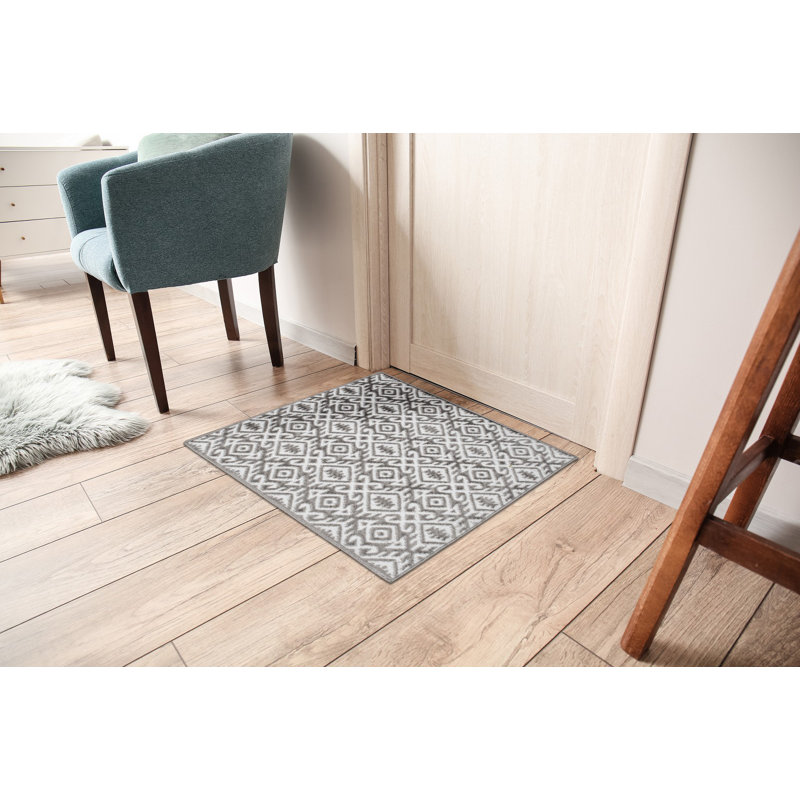 Nielsville Grey/White Machine Washable Non-Slip with Rubber Backing, Square 2'6"