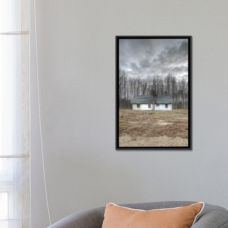 «Luna» par Geoffrey Ansel Agrons, reproduction de photo sur toile, H 26 po x l 18 po x P 1,5 po, Toile avec cadre noir