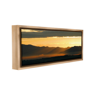 «Sun Rays Over Mountains Floater Frame» par Noah Bay sur