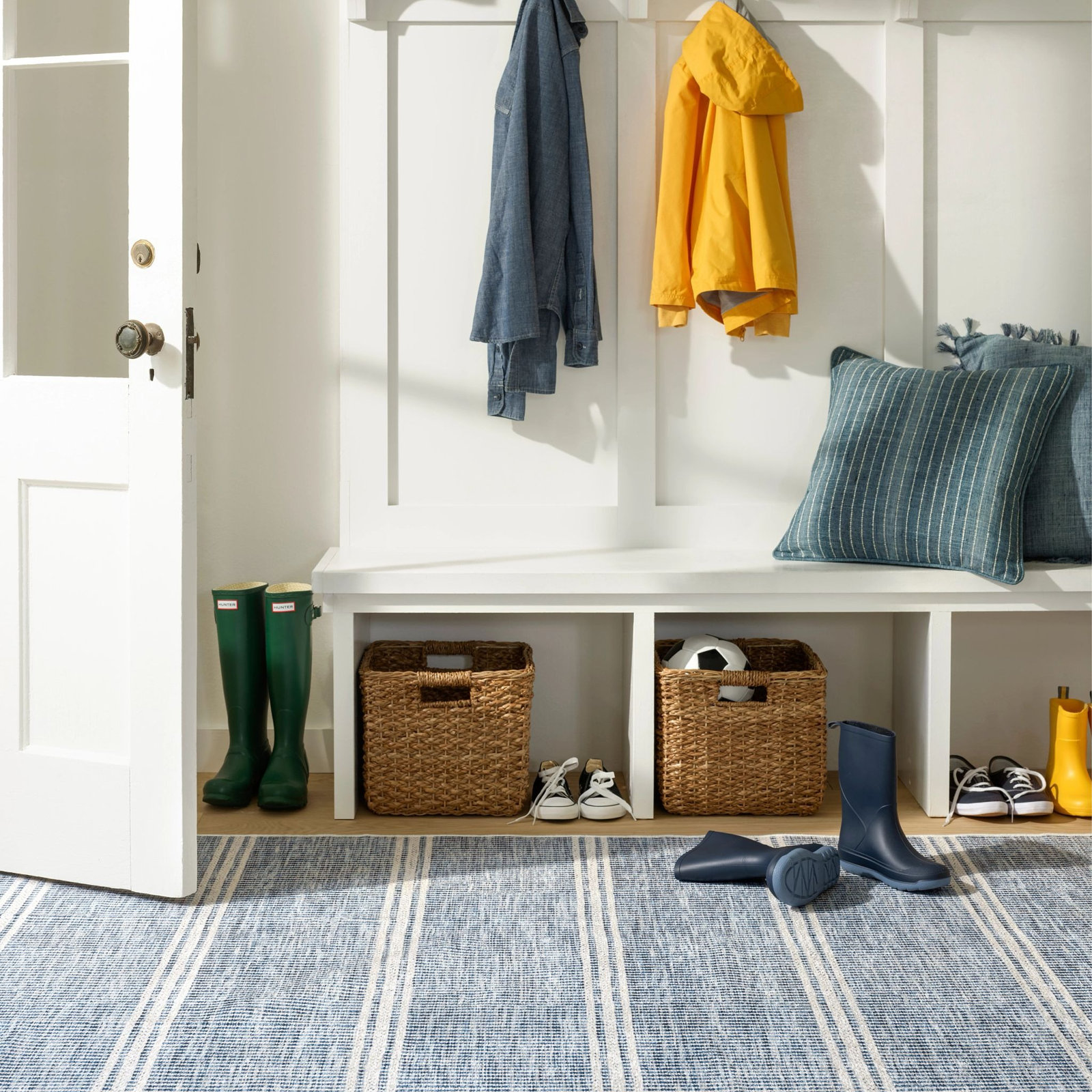 Malta Blue Machine Washable Rug, Rectangle 4' x 6'