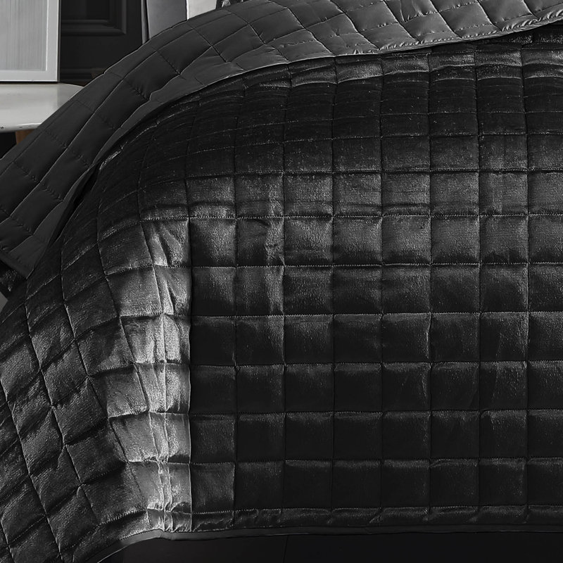 Graphite Velvet Reversible Full/Queen Quilt Set with Shams