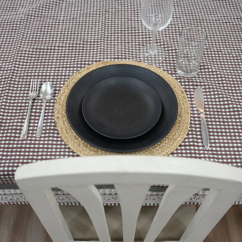 Housse de table fabriquée à la main - damier avec accents floraux, amayra, brun foncé, L 72 po x L 140 po