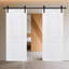 Porte de grange blanche double fabriquée à double 3/4 po d'épaisseur 32 po x 80 po en MDF avec trousse de quincaillerie-132725147