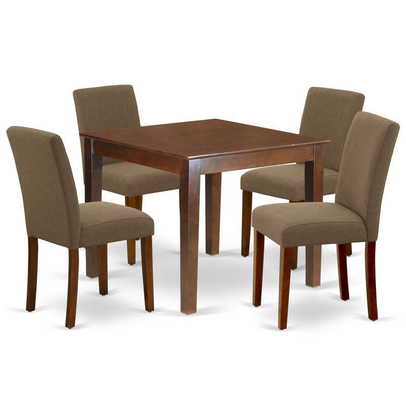 L'ensemble de mobilier de salle à manger 5 pièces comprend une table de salle à manger carrée et 4 chaises Parson rembourrées en lin café, acajou