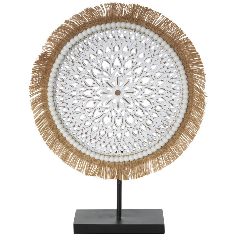 Sculpture tribale en bois faite à la main avec frange et base noire, H 17,8 po x l 13,65 po x P 4,10 po, Blanc