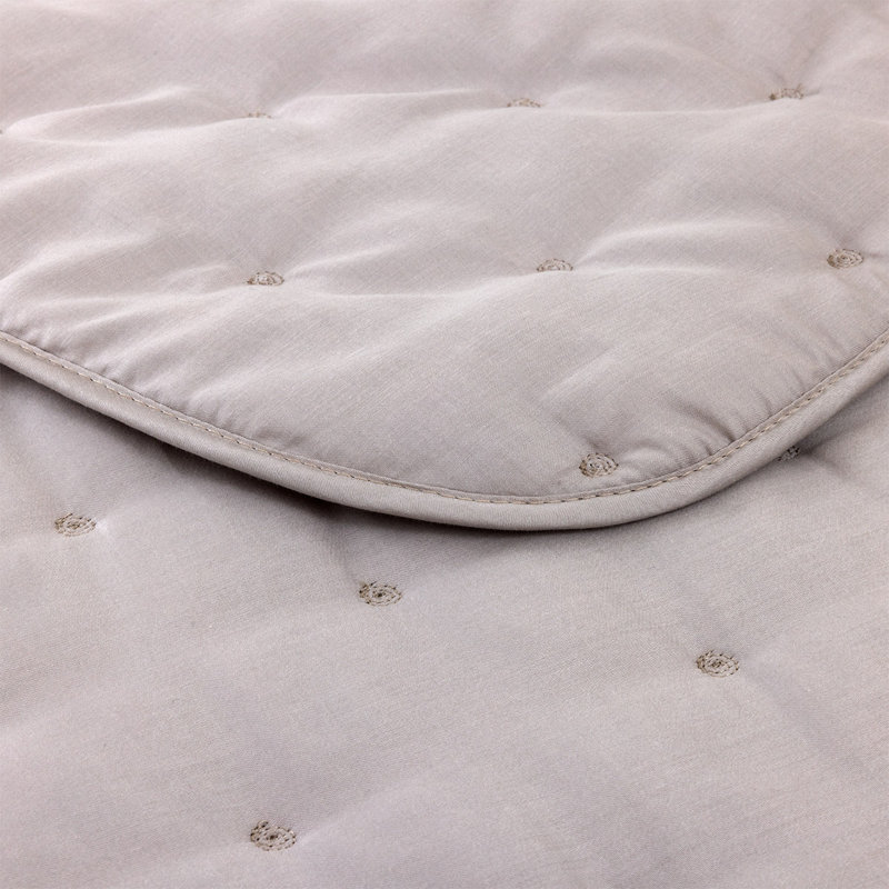 Triomphe Bedding, Twin Coverlet/Bedspread, Loutre