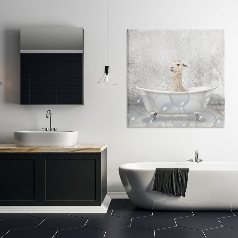 «Baby Llama Bath Time», reproduction d'impression, H 36 po x l 36 po