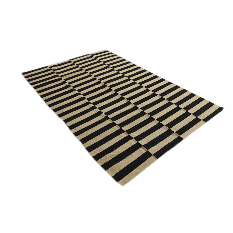 Tapis ivoire 5 pi 3 po x 7 pi 9 po