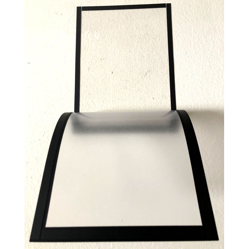 Cadre 8 po x 10 po en plastique noir