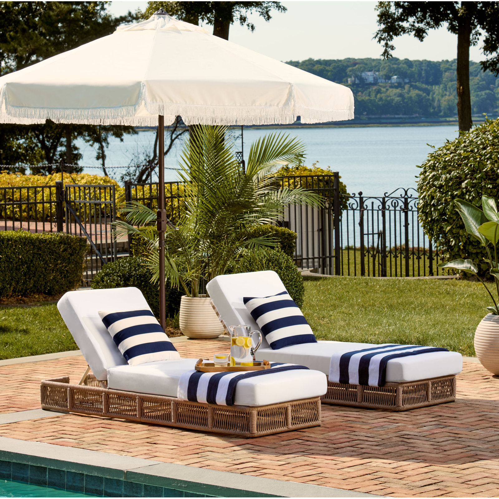 Langley 25" Patio Chaise Lounge, Natural Frame/White Cushion