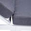 Chaise longue d'extérieur blanche avec table d'appoint et coussins Leisuremod Chelsea