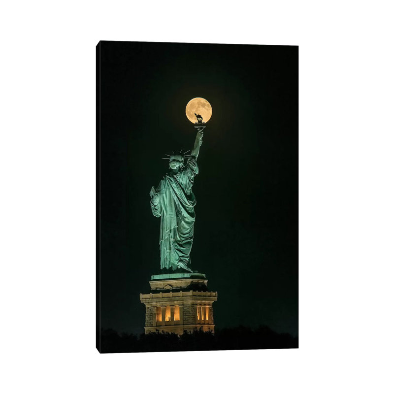 Statue Of Liberty by Hua Zhu - Wrapped Canvas Print, 66.04 cm H x 45.72 cm W x 3.175 cm D