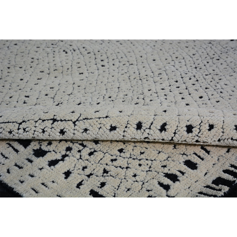 Wool Argyle Area Rug in Ivory, Rectangle 8' x 10'