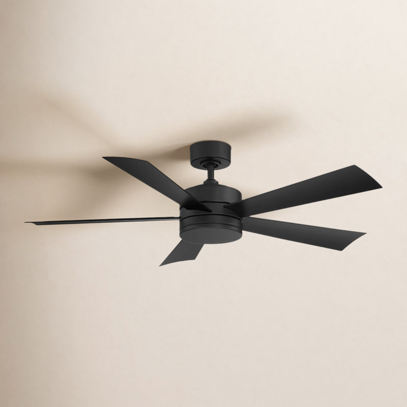 Ventilateur de plafond intelligent à cinq pales d'extérieur et d'intérieur Wynd avec télécommande et ensemble d'éclairage DEL inclus fonctionnant avec les applis Alexa, iOS ou Android