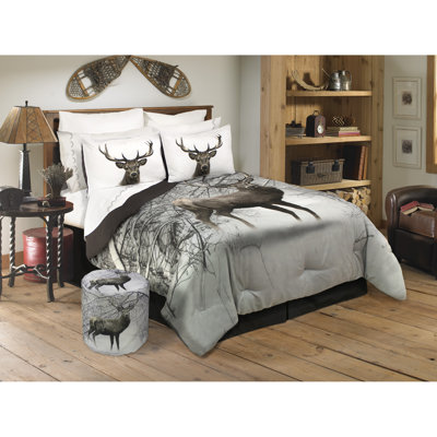 Ensemble d'édredon Deer In Snowy Forest