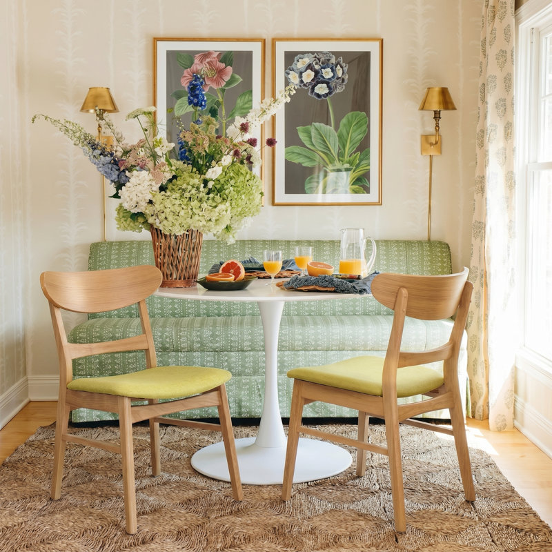 Chaises de salle à manger rembourrées de style Mid-Century moderne avec structure en bois d'hévéa et siège rembourré Armgart