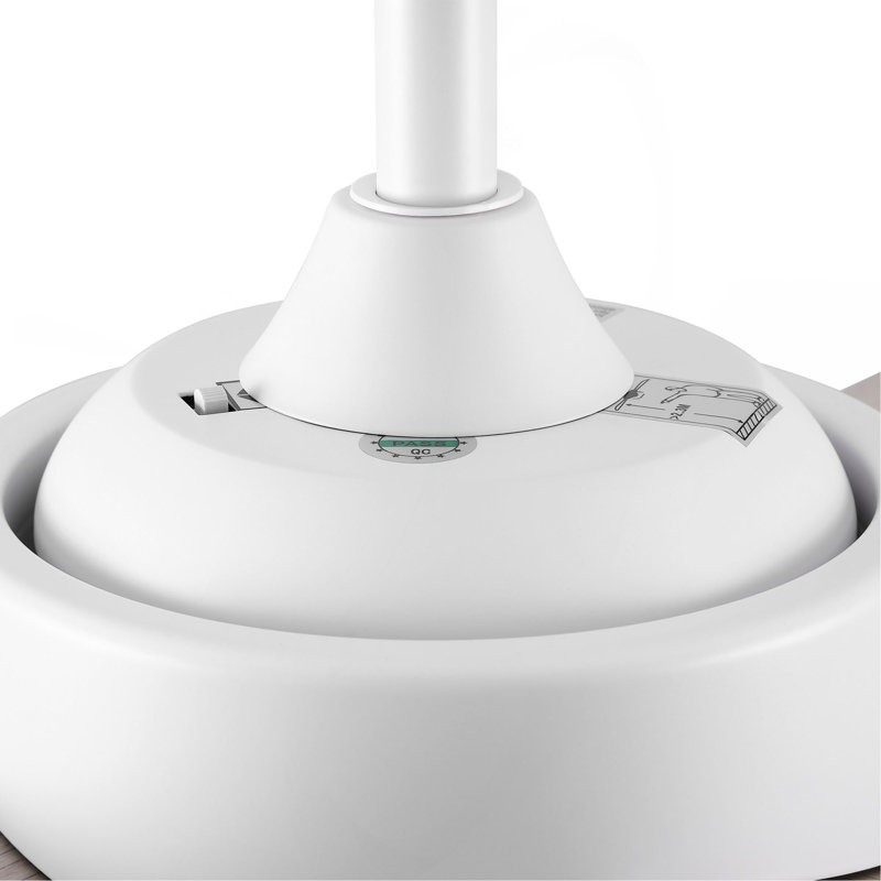 Ventilateur de plafond à DEL intégré 44 po avec pales en ABS blanc