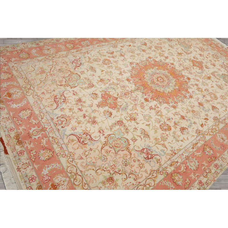 Tapis traditionnel ivoire en laine et soie noué à la main 6 pi 7 po x 9 pi 11 po