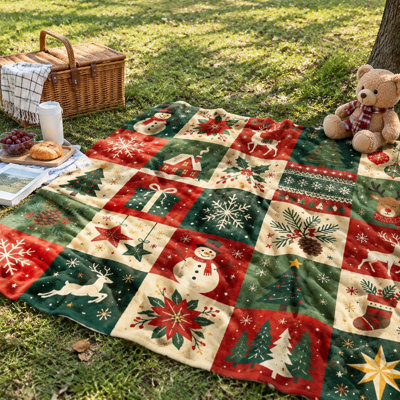 Plaid polaire en patchwork de Noël, motif bonhomme de neige, renne, sapin, flocons de neige et poinsettias, idéal pour canapé, lit, salon, chambre et décoration de Noël.