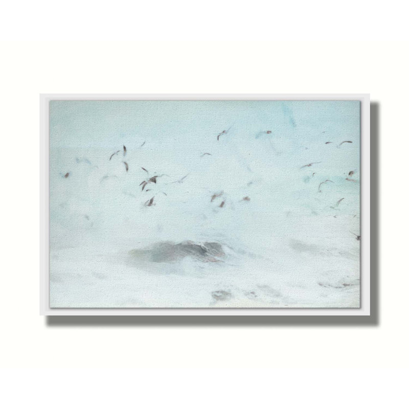 Oiseaux au-dessus d'une mer orageuse par Hal Halli. Estampe numérique, taille de l'image - 40 x 60, H 30,5 po x l 45,5 po