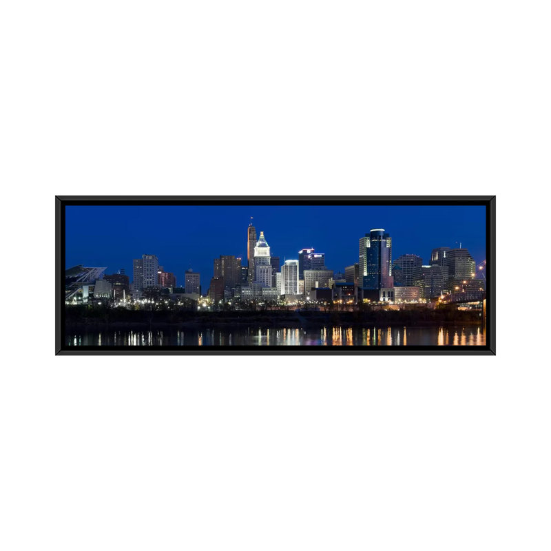 «Cincinnati Skyline and John A. Roebler Suspension Bridge in The Ohio River, Hamilton County, Ohio», reproduction de photo sur toile