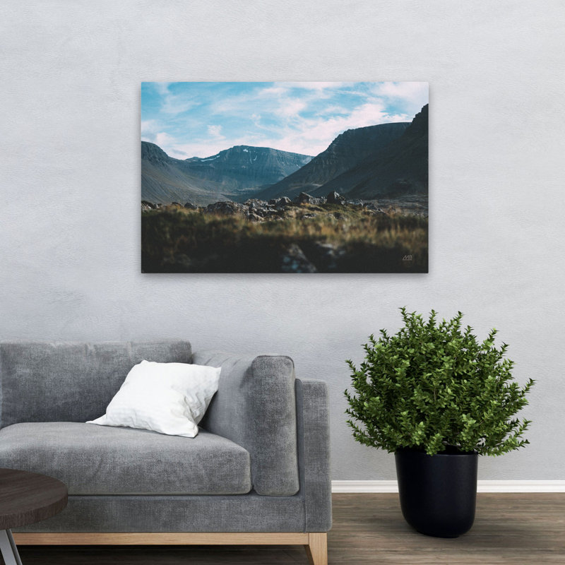Randonnée contemporaine et moderne en Islande, H 48 po x l 32 po