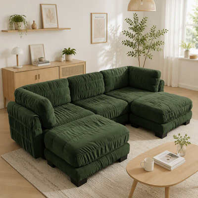 Canapé d'angle modulaire 3 places en chenille verte à détails froncés | Coussins de dossier épais en mousse haute densité | 2 poufs amovibles | Montage facile | Parfait pour le salon et la chambre