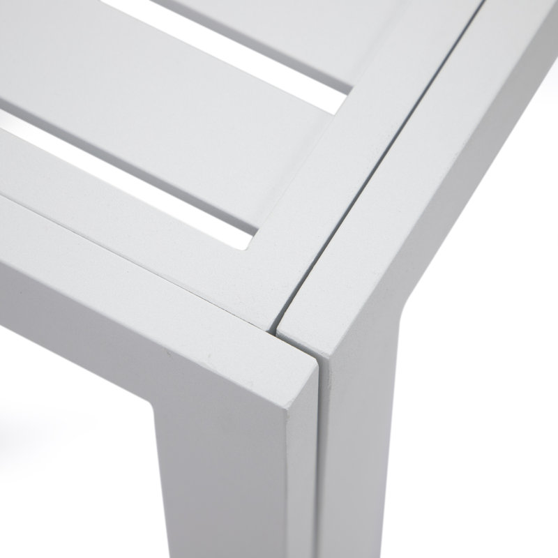 Chaise longue d'extérieur blanche avec table d'appoint et coussins Leisuremod Chelsea, Blanc / Blanc, Noir