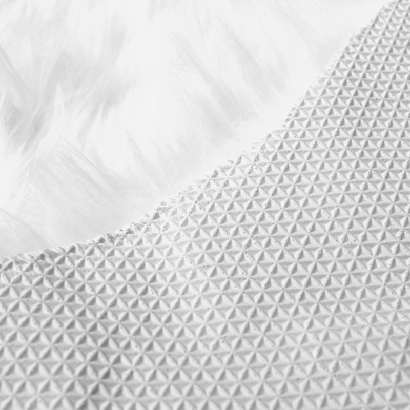 Tapis à poils longs blanc