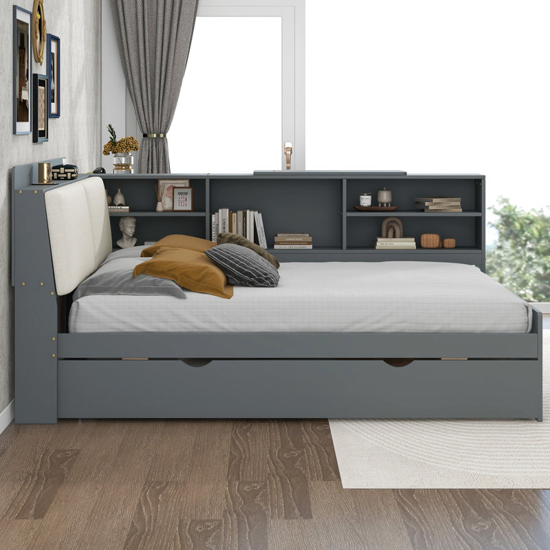 Structure de lit double en bois gris avec lit gigogne, plateau de rangement rotatif et tête rembourrée avec tablettes