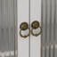 Armoire murale avec trois niveaux de rangement et porte-serviettes