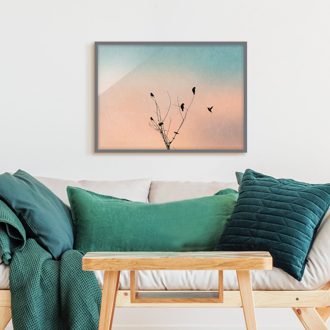 Gerahmtes Wandbild Birds in Front of Pink Sun II