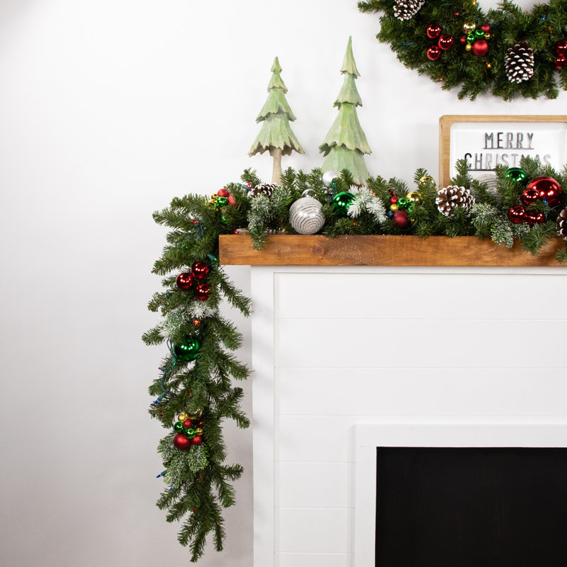 Guirlande de Noël artificielle pré-éclairée en pin canadien, 9 pi 12 po L, Jaune / bleu